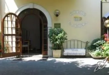 Corte Regina Готель Сірміоне